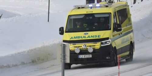 Ambulanse i utrykning
Foto: Tore Østby Ambulanse-1140×570