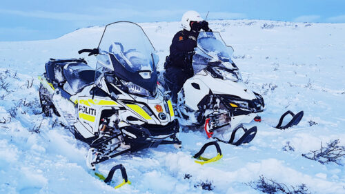 Politi snøscooter