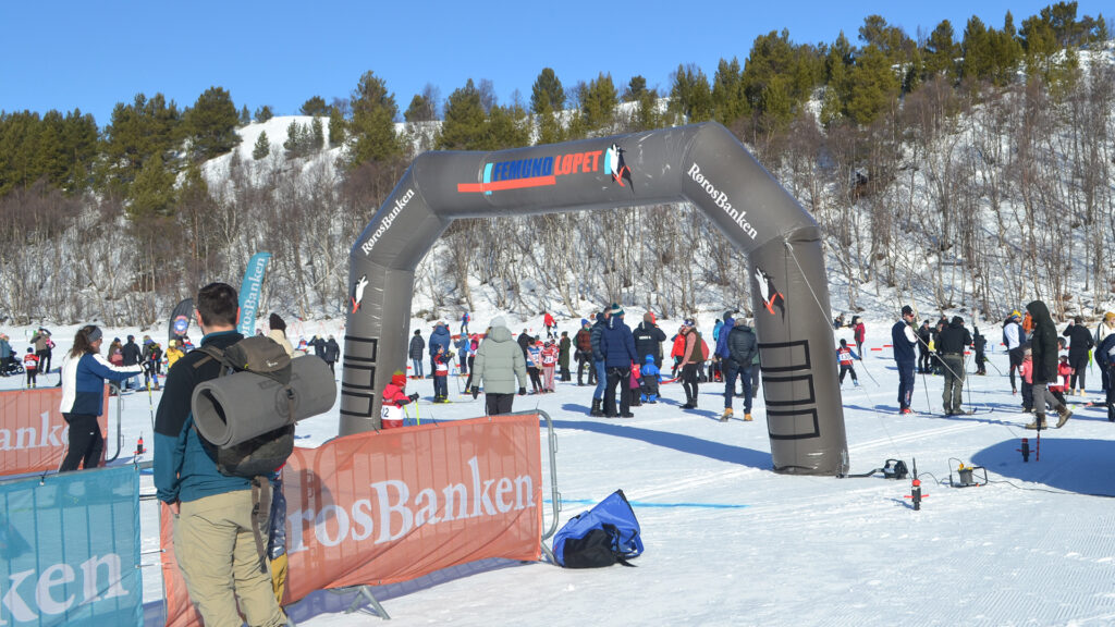 200 barn deltok på Skifest i Sundveien i dag
Foto: Tore Østby Målområde