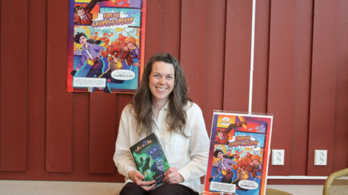 Bibliotekar ved Røros bibliotek, Mari Snortheim gleder seg til årets Sommerles starter. Foto: Tove Østby Røros bibliotek