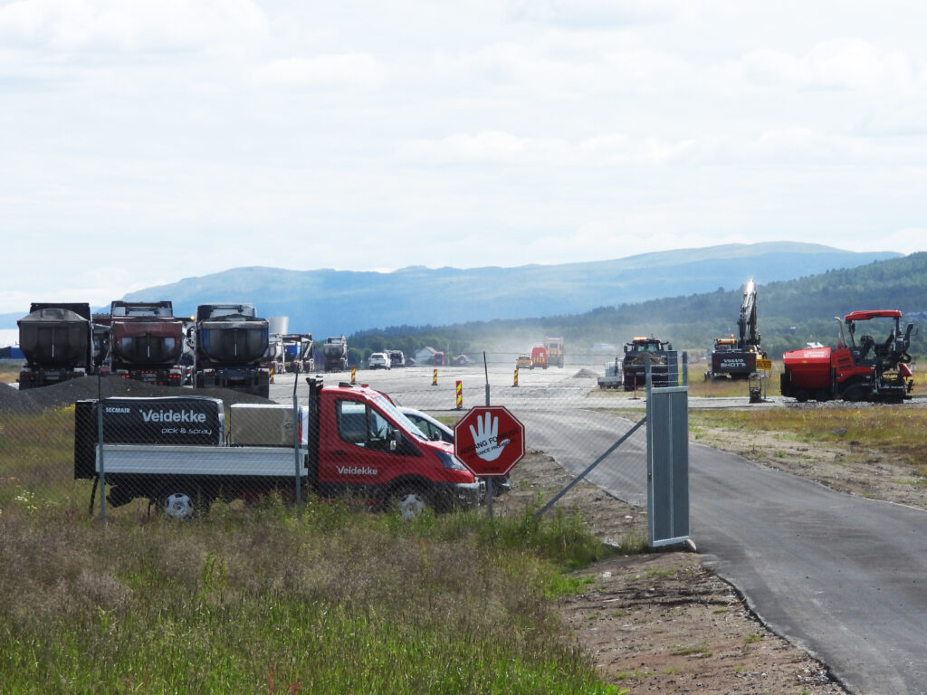 Veidekke har satt store ressurser inn i asfalteringen.
Foto: Tore Østby Asfalt 2