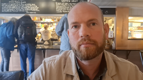 Erfaringene fra et krevende halvår i spagat mellom Stortinget i Oslo og småbruket i Djupsjølia, samler Isak V. Busch beina på Østlandet.
Foto: Tore Østby Isak V Busch om tøft valg