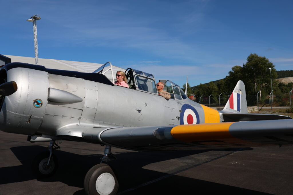 North American T-6 fra 1944 besøkte Røros. Foto: Simen Bjørgen/Kulturminnefondet 9L3A0927