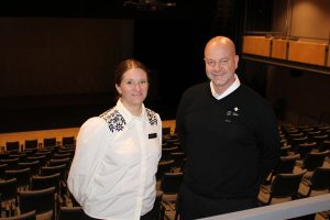 Hotellsjef Lena Lindgren og salgssjef Kim Nyrønning gleder seg til Chef´s table live i Falkbergetsalen. Foto: Tove Østby