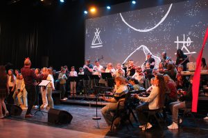 Forestillingen ble avsluttet med fellesnummeret 