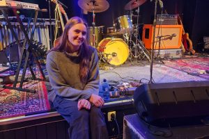 Sara Fjeldvær hos Ungdommens Hus Røros. Foto: Tove Østby