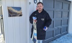 Andreas Knoff Sundt med noen av sine populære produkter. Foto: Tove Østby