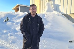 Andreas Knoff Sundt startet som frivillig i Femundløpet sju år gammel. Nå har han vært frivillig i over 30 år. Foto: Tove Østby