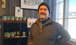 Driver av Potteriet Røros, Robin Schellenberg. Foto: Tove Østby