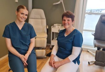 Fotterapautene Charlotte Moen og Kari Ryttervold. Foto: Tove Østby