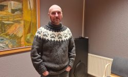 Ole Petter Blasted holdt foredrag om ringmerking av fugl. Foto: Tove Østby