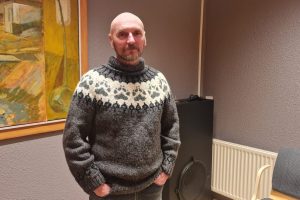 Ole Petter Blasted holdt foredrag om ringmerking av fugl. Foto: Tove Østby