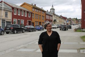 Styremedlem i Røros Handelsstand, Renee M. Svendsen håper mange kommer på årets Nattåpent. Foto: Tove Østby