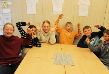 Glade elever: Elin Heksem Langseth, Elli Almås Utne, Sunniva Kulseth Hermansen, Torvill Gjersvold Holden, Storm Mælen-Rasmusen og Isak Aas Lagesen. Foto: Tove Østby