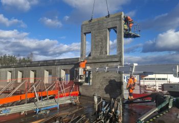 Montering av elementer på nye A4 Arena