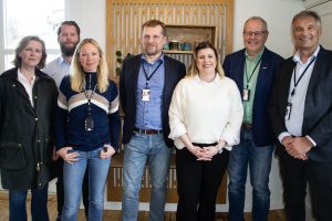 Næringskoordinator i Røros kommune Anne Kristin Vie, Torleik Svelle Røroregionen Næringshage,
Prosjektleder Linn Kristin Blix Norbeck,
Konserndirektør divisjon regionale og lokale lufthavner Anders Kirsebom, ordfører Sadmira Buljubasic, lufthavnsjef Gudbrand Rognes og konserndirektør i Avinor Abraham Foss