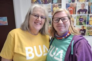 Inger Lise Christoffersen og Marianne Magga er daglig leder for hver sin frivillighetssentral, og de samarbeider om BUA.
Foto: Tore Østby