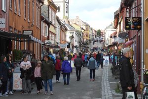 Mange har besøkt Røros før besøksstrategien utformes.
Foto: Tore Østby