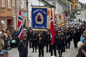 Politiet marsjerte på gatene i dag.
Foto: Øyvind Unsgård