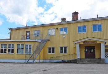 Glåmos skole 2 På kommunestyremøtet i dag kan Glåmos skole bli nedlagt.
Foto: Tore Østby