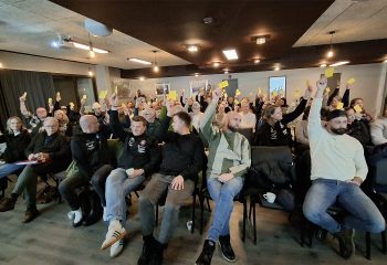 Historisk avstemming i kveld. For ordens skyld: Petter Gulikstad er idrettslagets revisor, og hadde ikke stemmerett i medlemsmøte.
Foto: Tore Østby