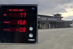 0,8 minus på flyplassen i natt 
Foto: Gudbrand Rognes/Tore Østby