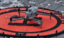 Røros kommune og Sintef Digital fikk regional kvalifiseringsstøtte for å teste hvordan droner kan brukes i helse- og omsorgstjenester. Foto: Bjørg Lindstad.