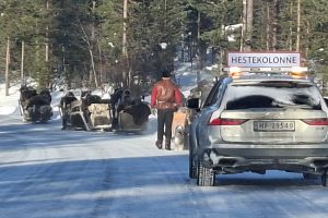 Fron Lasskjørerlag er på vei til Røros, etter å ha kjørt fra Vinstra.
Foto: Tore Østby