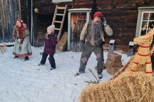Nissen som mistet trua på seg sjøl blir vist i Rasmusgården under julemarked. Nå får forestillingen støtte fra Trøndelag fylkeskommune. Arkivfoto. Foto: Tove Østby