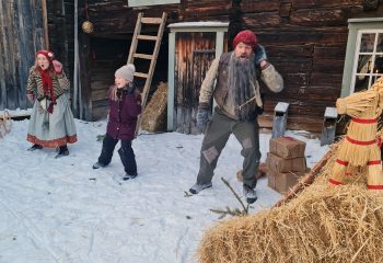 Nissen som mistet trua på seg sjøl blir vist i Rasmusgården under julemarked. Nå får forestillingen støtte fra Trøndelag fylkeskommune. Arkivfoto. Foto: Tove Østby