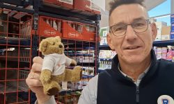 Nils Martin Tidemann og Rørosnytt-Bamsen
Foto: Tore Østby