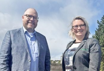 Per Erik Sandnes og Kristin Fredheim.
Foto fulgte pressemeldingen.