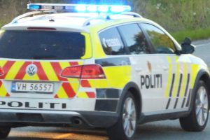 Politibil med blådlys
Illustrasjonsbilde: Tore Østby