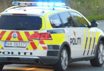 Politibil med blådlys
Illustrasjonsbilde: Tore Østby