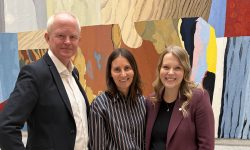Lars Haltbrekken SV, daglig leder ved Unicare Røros Carina Ødegård Øglænd og Maren Grøthe Sp ser ut til å ha vunnet fram til slutt.