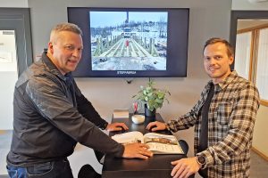 Rolf Schølberg og Steinar Tamnes ved Kjellmark AS.
Foto: Tore Østby