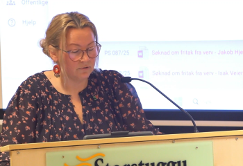 Skjermbilde 2025-10-30 102851 Hilde Danielsen kom med krass kritikk av utsettelsesforslaget som ble vedtatt.
Foto: Fjell-TV